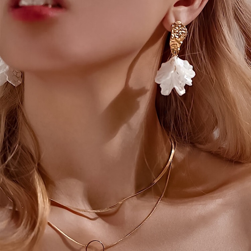 ⚜️𝟯𝟬%𝗢𝗙𝗙 𝗯𝘂𝗻𝗱𝗹𝗲𝘀 𝟯+⚜️ NEW Large Floral Shell Drop Earrings - Picture 3 of 8